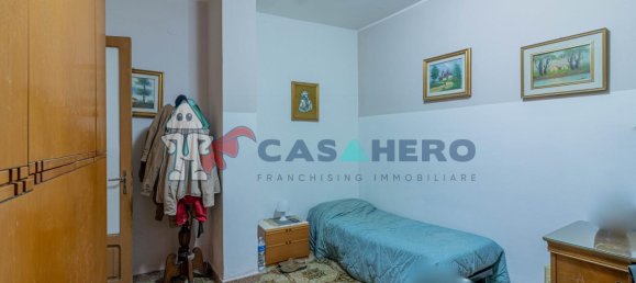 2-salle Appartement à Villabate, Italy No. 13138 18