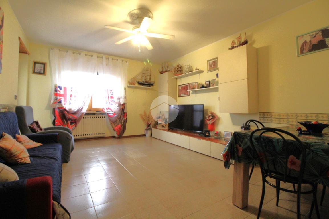 4غرفة شقة في Brandizzo, Italy رقم 4579