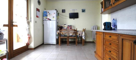 4غرفة شقة في Brandizzo, Italy رقم 4579 14