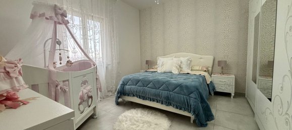 3 rooms Apartment in Naples, Italy No. 177659 7