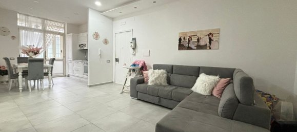 3 rooms Apartment in Naples, Italy No. 177659 9