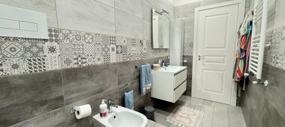 3 rooms Apartment in Naples, Italy No. 177659 4