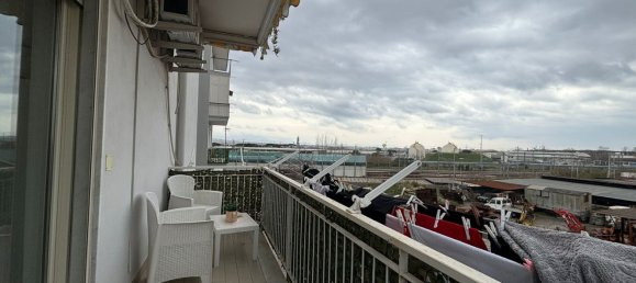 3 rooms Apartment in Naples, Italy No. 177659 2