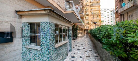 Apartamento de 3 habitaciónes en Rome, Italy No. 44857 2