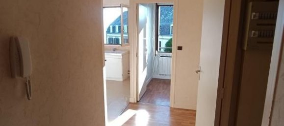 Apartamento de 1 dormitorio en La Chatre, France No. 215687 8