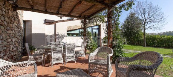 4 bedrooms Villa in Lucca, Italy No. 229141 3