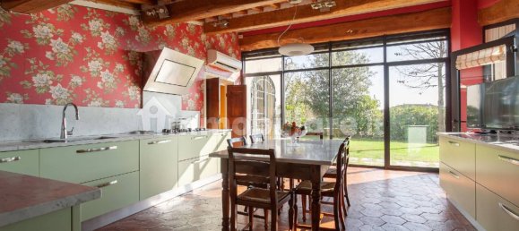 4 bedrooms Villa in Lucca, Italy No. 229141 9