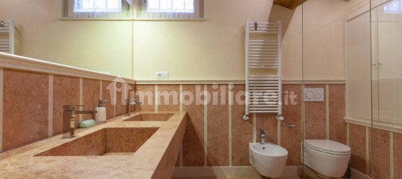 4 bedrooms Villa in Lucca, Italy No. 229141 18