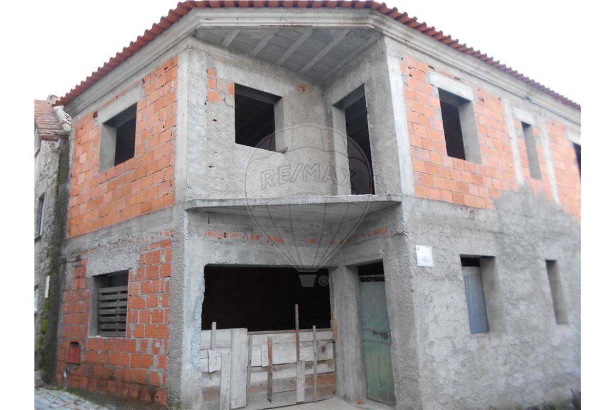 2 bedrooms House in Infias, Portugal No. 166273