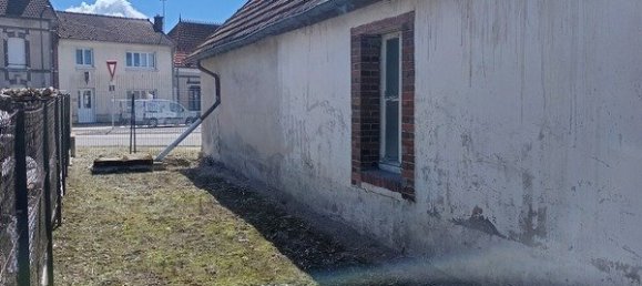 Studio in Anglure, France, Nr. 47772 3