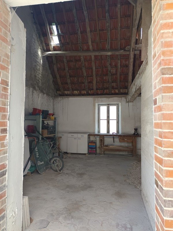 Studio in Anglure, France, Nr. 47772