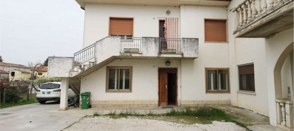 4 rooms Apartment in Ronco all'Adige, Italy No. 59706 20