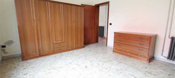 4 rooms Apartment in Ronco all'Adige, Italy No. 59706 10