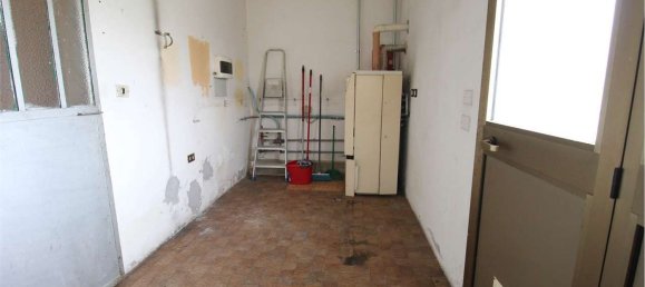 4 rooms Apartment in Ronco all'Adige, Italy No. 59706 16