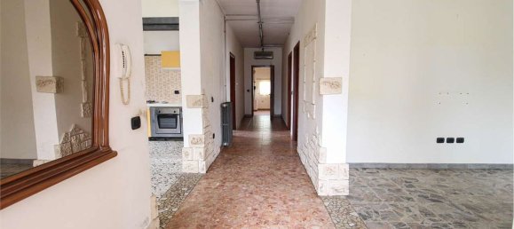 4 rooms Apartment in Ronco all'Adige, Italy No. 59706 6