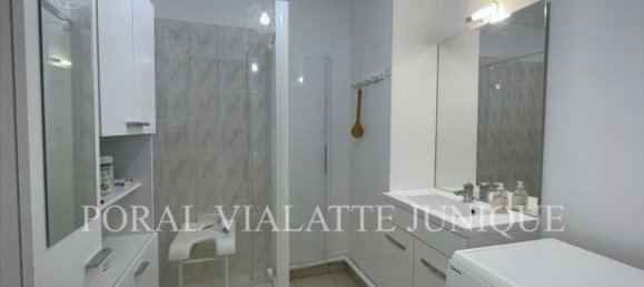 Квартира с 2 спальнями в Амберьё-ан-Бюже, Франция № 312427 4