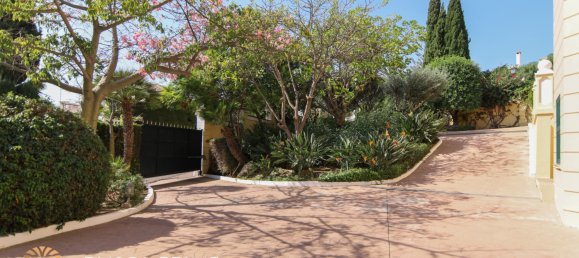 5 bedrooms Villa in Benahavis, Spain No. 1410 16