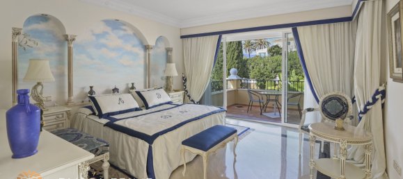 5 bedrooms Villa in Benahavis, Spain No. 1410 6