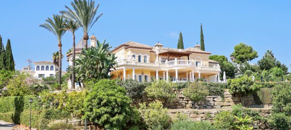 5 bedrooms Villa in Benahavis, Spain No. 1410 20