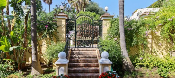 5 bedrooms Villa in Benahavis, Spain No. 1410 18