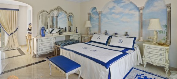 5 bedrooms Villa in Benahavis, Spain No. 1410 3