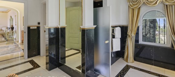 5 bedrooms Villa in Benahavis, Spain No. 1410 7