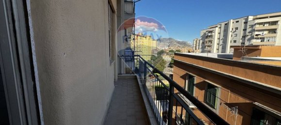 2 bedrooms Apartment in Palermo, Italy No. 127415 2