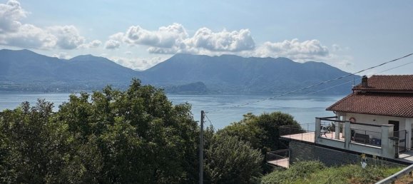 4 bedrooms House in Oggebbio, Italy No. 342739 2