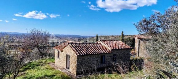 Дом с 2 спальнями в Кортона, Италия № 78860 2