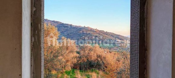 Дом с 2 спальнями в Кортона, Италия № 78860 33