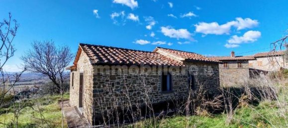 Дом с 2 спальнями в Кортона, Италия № 78860 21