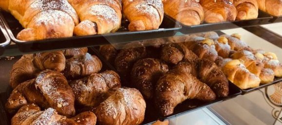 70m² Commercial property in Piacenza, Italy No. 381688 2