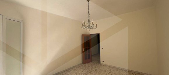 3 rooms Apartment in Bari, Italy No. 26393 8