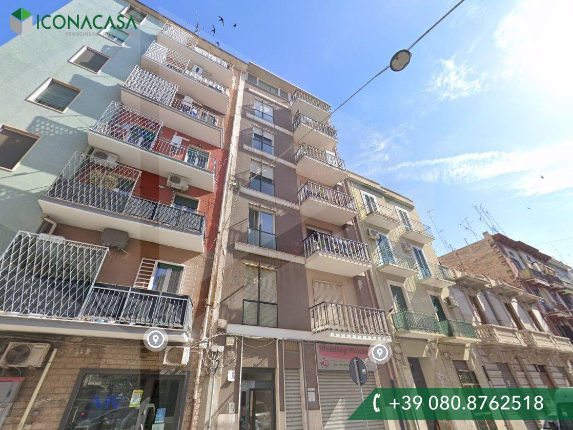 3 rooms Apartment in Bari, Italy No. 26393