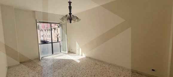 3 rooms Apartment in Bari, Italy No. 26393 4