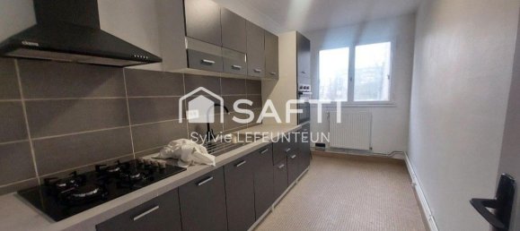 3 chambres Appartement à Vierzon, France No. 49674 7