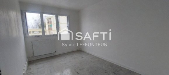 3 chambres Appartement à Vierzon, France No. 49674 11