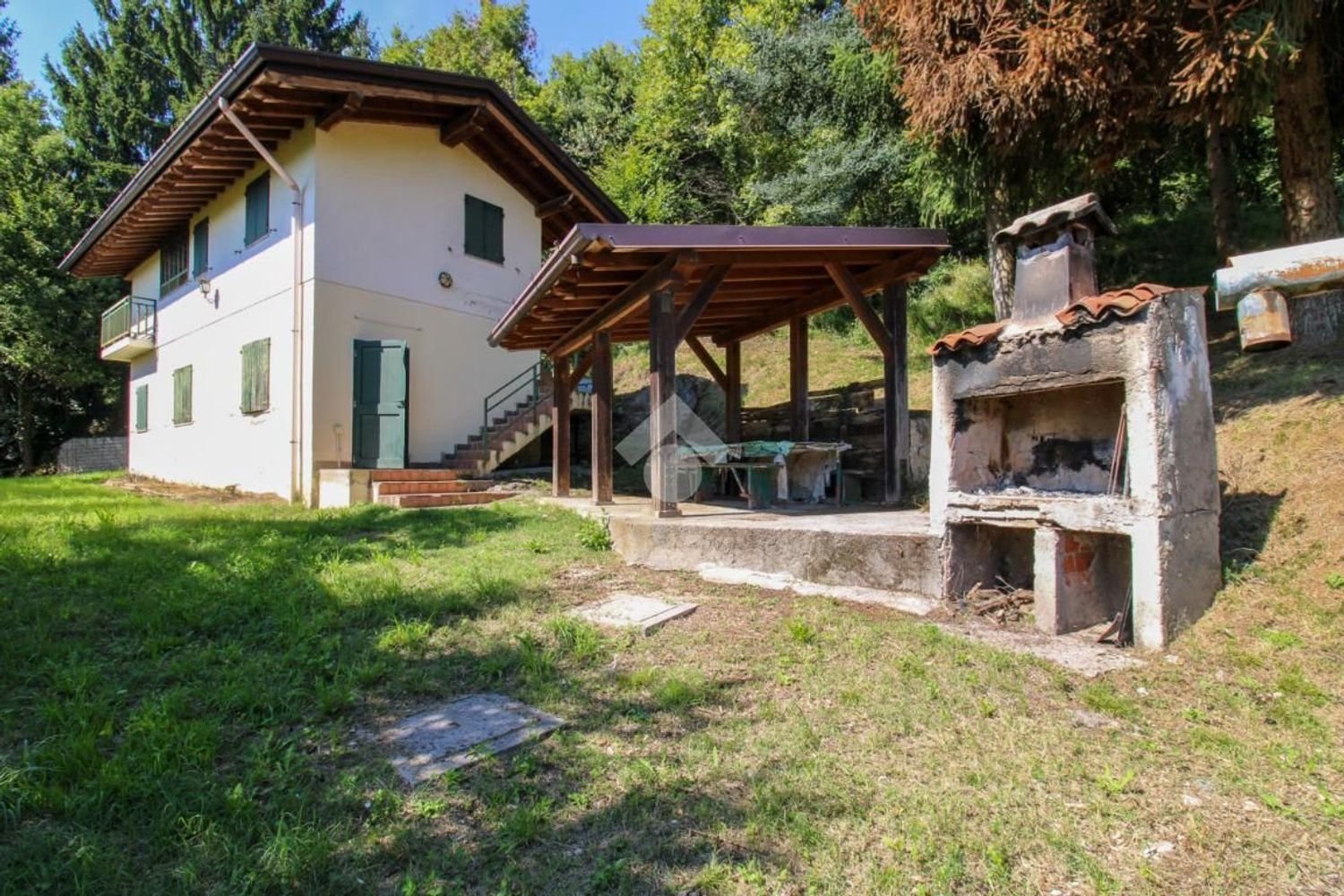 Дом с 4 спальнями в Аньозине, Италия № 364894