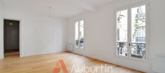 Apartamento de 2 dormitorios en Paris, France No. 312602 4