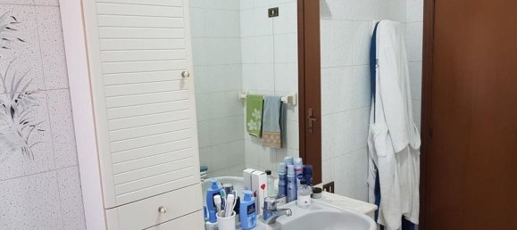 Дом с 6 комнатами в Каронно Варезино, Италия № 154743 22