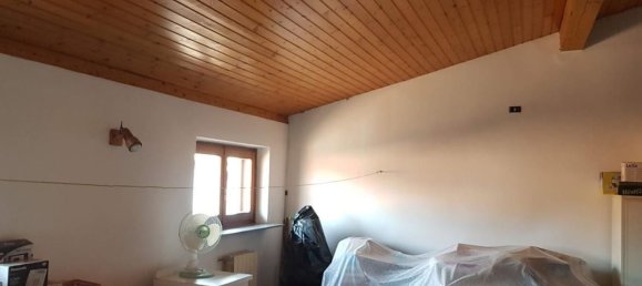 Дом с 6 комнатами в Каронно Варезино, Италия № 154743 25