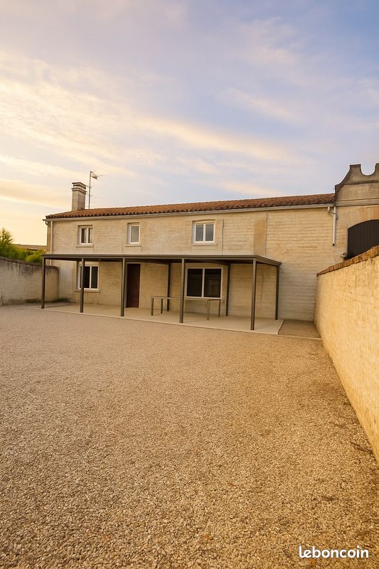 3 Schlafzimmer Haus in Charente, France, Nr. 298972