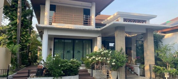 7 bedrooms Cafe / restaurant in Bangkok, Thailand No. 7114 2