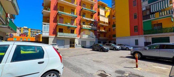Apartamento de 2 dormitorios en Torre del Greco, Italy No. 310049 2