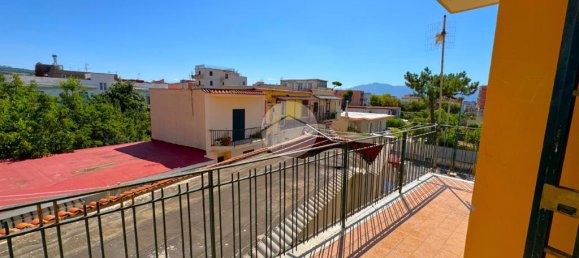 Apartamento de 2 dormitorios en Torre del Greco, Italy No. 310049 9