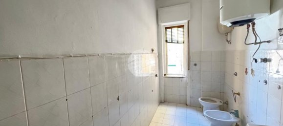 Apartamento de 2 dormitorios en Torre del Greco, Italy No. 310049 33