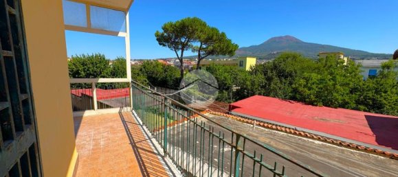 Apartamento de 2 dormitorios en Torre del Greco, Italy No. 310049 7