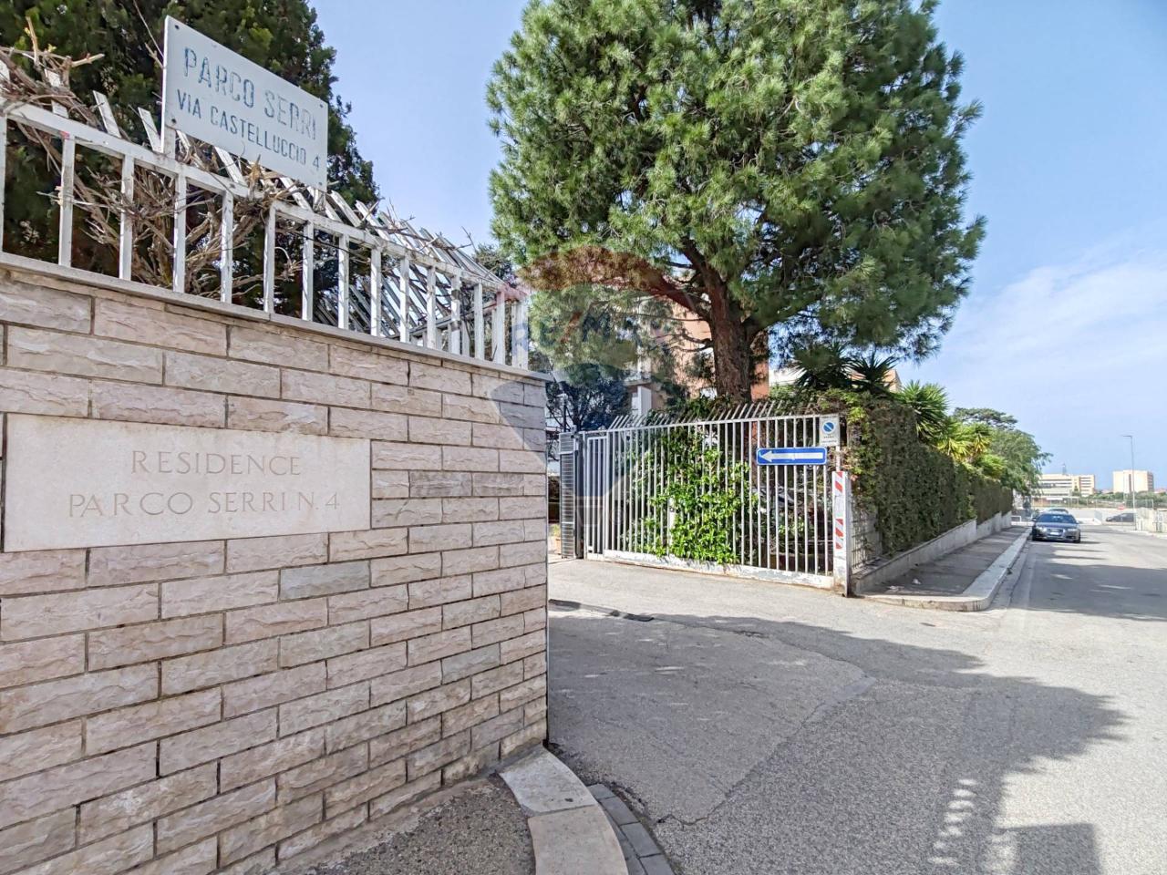 3 rooms Apartment in Bari, Italy No. 230959