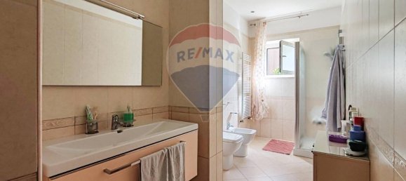 3 rooms Apartment in Bari, Italy No. 230959 12