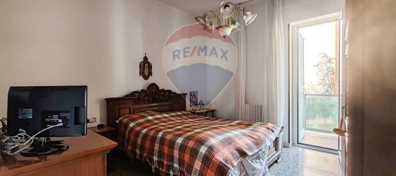 3 rooms Apartment in Bari, Italy No. 230959 3